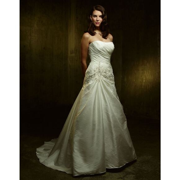 Casablanca Bridal | NWT Strapless Beaded Wedding Dress Bridal Gown 1870 Size 12 - Picture 1 of 16